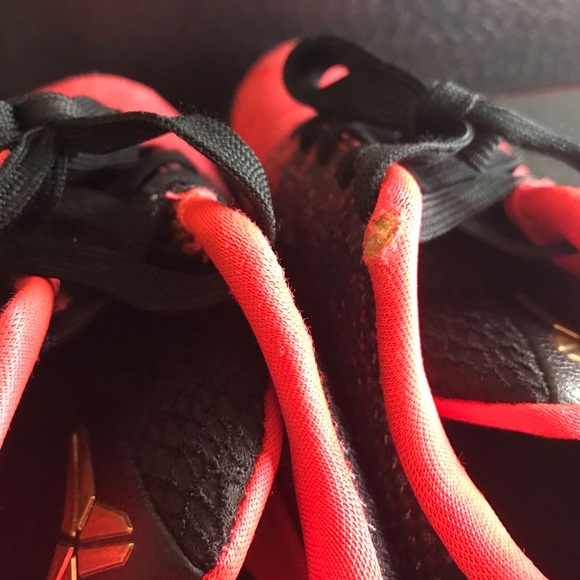 Nike Kobe XI Achilles Heel Youth US 7Y Basketball Shoe Low 822945-670 Black Red - Picture 3 of 7